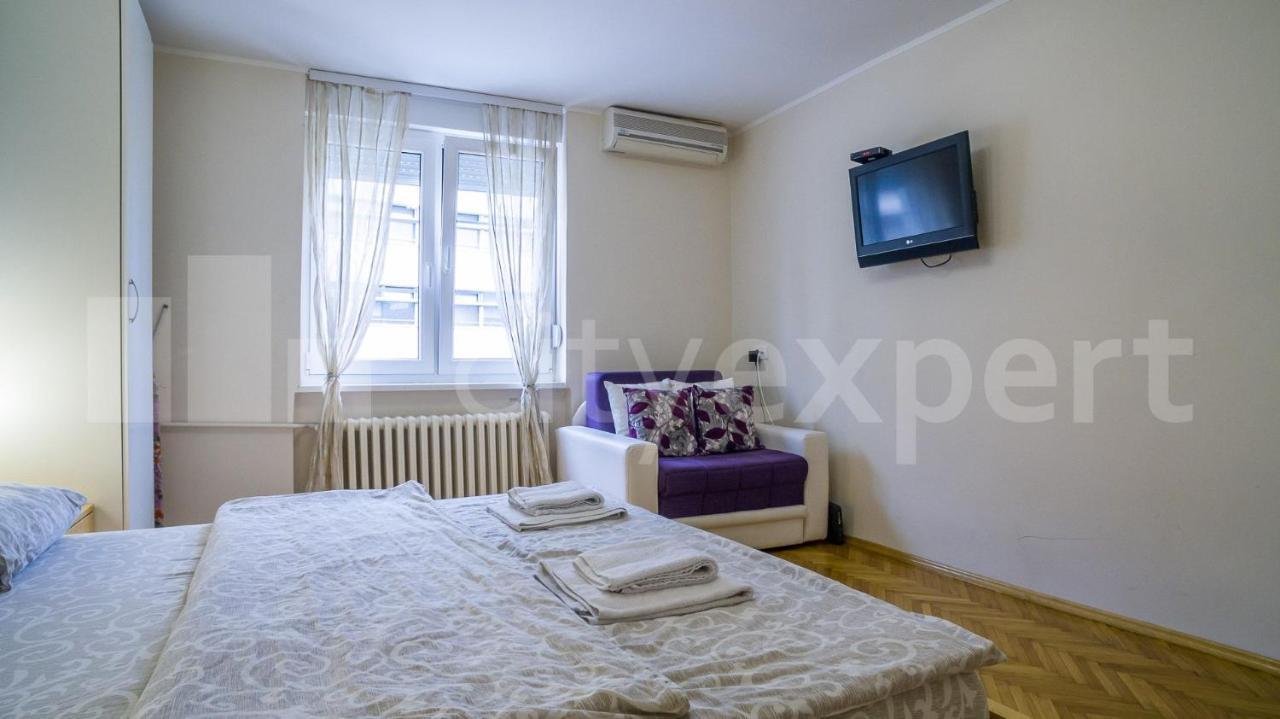Central Apartment With Garage Новий Сад Екстер'єр фото
