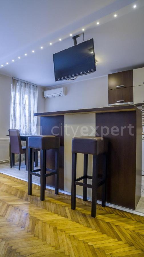 Central Apartment With Garage Новий Сад Екстер'єр фото