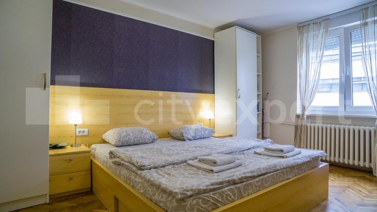 Central Apartment With Garage Новий Сад Екстер'єр фото