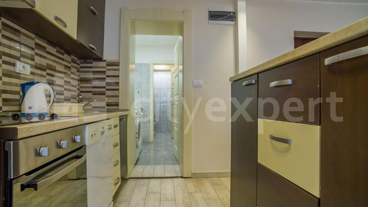 Central Apartment With Garage Новий Сад Екстер'єр фото